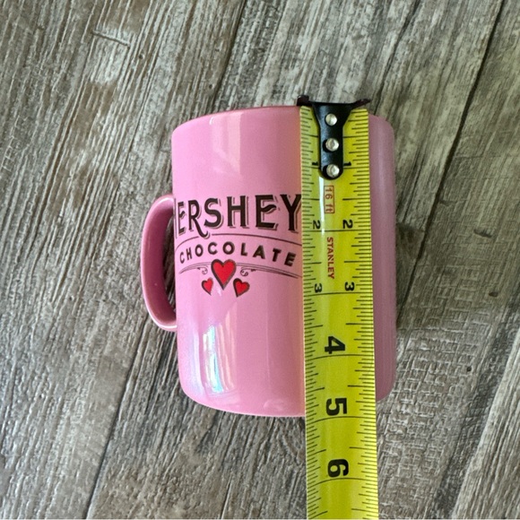 Galerie, Large Pink Hershey's Chocolate ☕️ - Picture 10 of 10